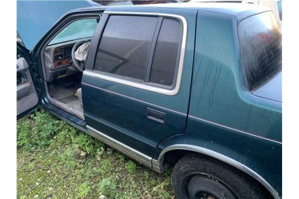 Recambio de puerta trasero izquierda para chrysler saratoga 3.0 v6 referencia OEM IAM 4443863  