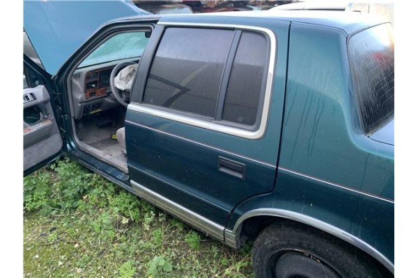 Recambio de puerta trasero izquierda para chrysler saratoga 3.0 v6 referencia OEM IAM 4443863  