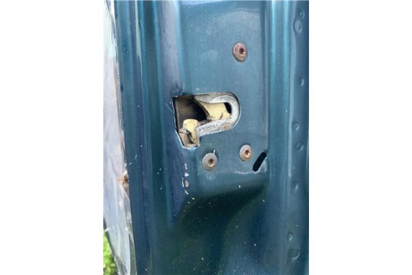 Recambio de cierre electromagnetico delantero derecho para chrysler saratoga 3.0 v6 referencia OEM IAM 4336377  