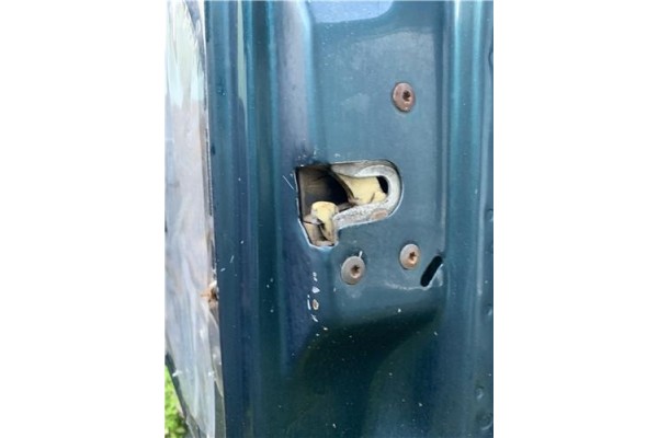 Recambio de cierre electromagnetico delantero derecho para chrysler saratoga 3.0 v6 referencia OEM IAM 4336377  