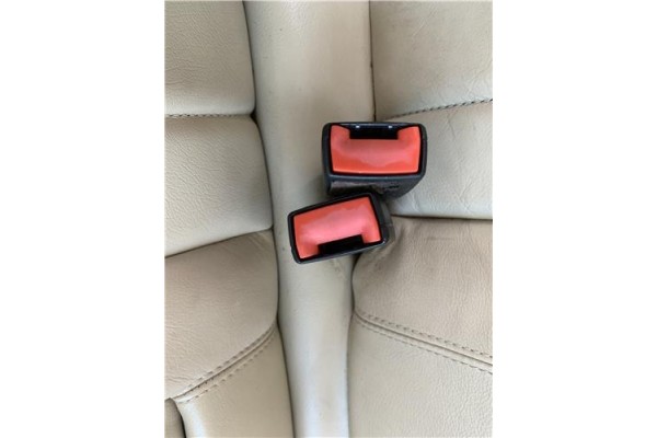 Recambio de anclaje cinturon trasero izquierdo para jaguar x-type 2.0 d executive referencia OEM IAM C2S25694LEG C2S34592LEG 