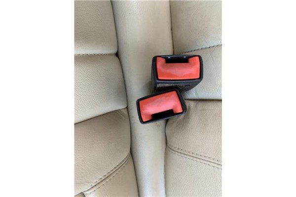 Recambio de anclaje cinturon trasero izquierdo para jaguar x-type 2.0 d executive referencia OEM IAM C2S25694LEG C2S34592LEG 