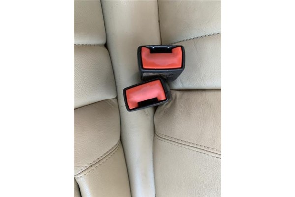 Recambio de anclaje cinturon trasero izquierdo para jaguar x-type 2.0 d executive referencia OEM IAM C2S25694LEG C2S34592LEG 