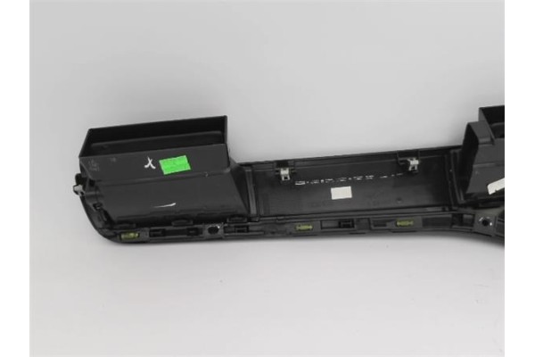 Recambio de embellecedor consola salpicadero para citroen c5 berlina 2.0 audace referencia OEM IAM   
