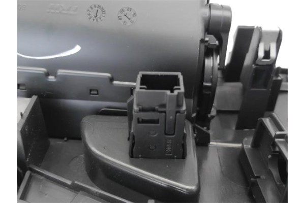 Recambio de embellecedor consola salpicadero para citroen c5 berlina 2.0 audace referencia OEM IAM   