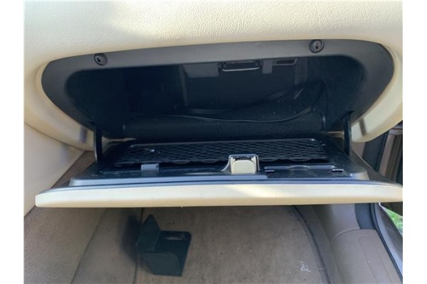 Recambio de guantera salpicadero para jaguar x-type 2.0 d executive referencia OEM IAM C2S35144LEG C2S25238ZHE 