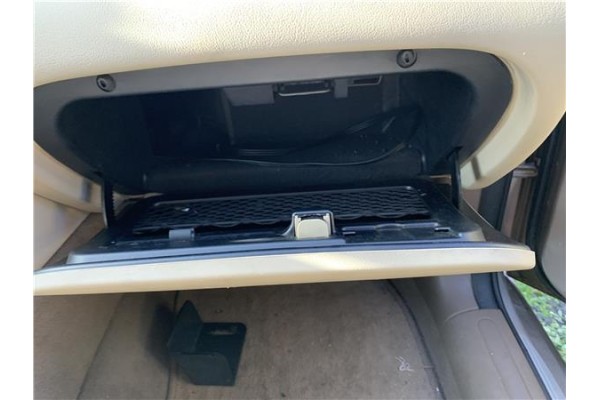 Recambio de guantera salpicadero para jaguar x-type 2.0 d executive referencia OEM IAM C2S35144LEG C2S25238ZHE 