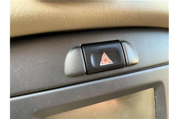 Recambio de interruptor luces emergencia para jaguar x-type 2.0 d executive referencia OEM IAM C2S24931  