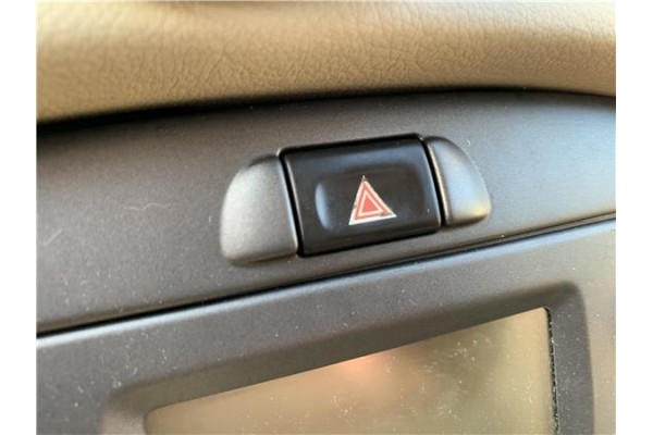 Recambio de interruptor luces emergencia para jaguar x-type 2.0 d executive referencia OEM IAM C2S24931  