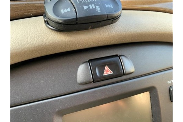 Recambio de interruptor luces emergencia para jaguar x-type 2.0 d executive referencia OEM IAM C2S24931  