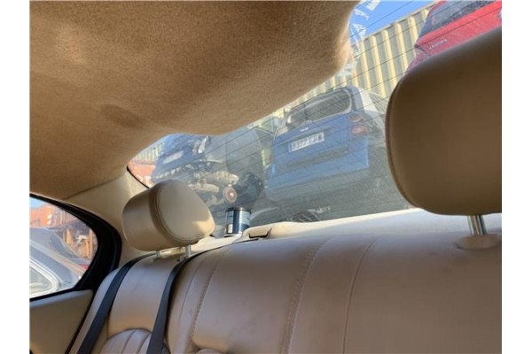 Recambio de luz central de freno para jaguar x-type 2.0 d executive referencia OEM IAM C2S27468  