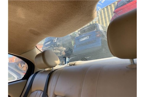 Recambio de luz central de freno para jaguar x-type 2.0 d executive referencia OEM IAM C2S27468  