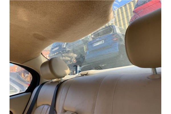 Recambio de luz central de freno para jaguar x-type 2.0 d executive referencia OEM IAM C2S27468  