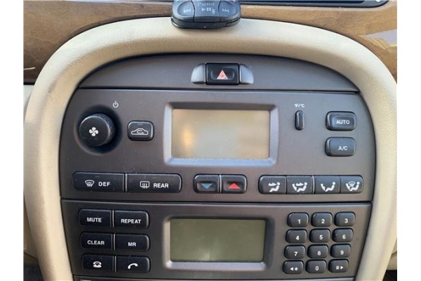 Recambio de mandos climatizador para jaguar x-type 2.0 d executive referencia OEM IAM C2S33671  