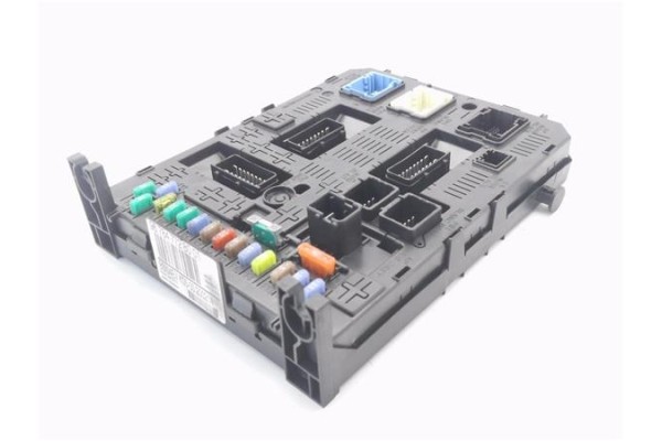 Recambio de bsi para peugeot 308 sw 1.6 hdi 84kw 114cv referencia OEM IAM 967847728001  