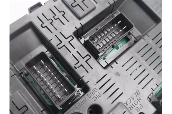 Recambio de bsi para peugeot 308 sw 1.6 hdi 84kw 114cv referencia OEM IAM 967847728001  