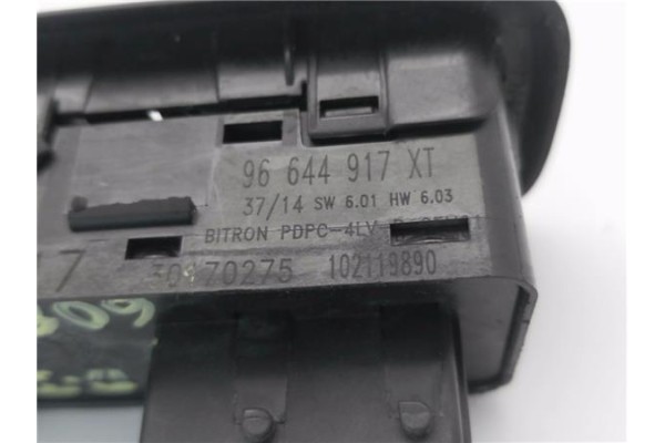 Recambio de mando elevalunas delantero izquierdo para peugeot 308 sw 1.6 hdi 84kw 114cv referencia OEM IAM 96644917XT 30170275 
