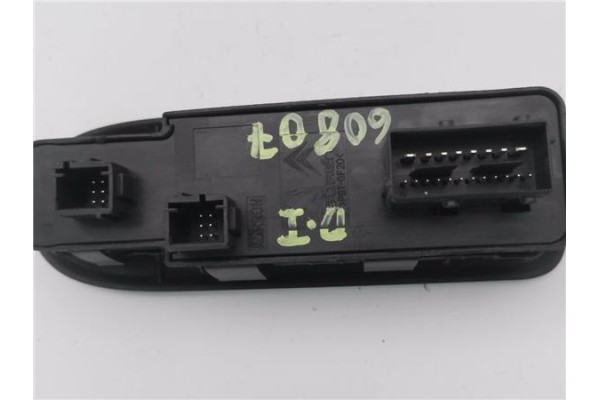Recambio de mando elevalunas delantero izquierdo para peugeot 308 sw 1.6 hdi 84kw 114cv referencia OEM IAM 96644917XT 30170275 
