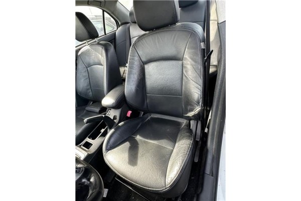 Recambio de asiento delantero izquierdo para mitsubishi lancer berlina/ familiar (cs0a/w) vii 2.0 di-d referencia OEM IAM   