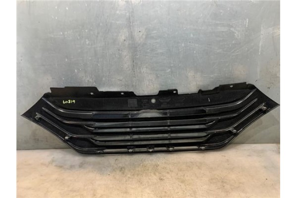 Recambio de rejilla capo para iveco daily chasis 2.3 referencia OEM IAM 5802799786KZ  