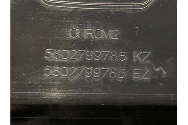 Recambio de rejilla capo para iveco daily chasis 2.3 referencia OEM IAM 5802799786KZ  
