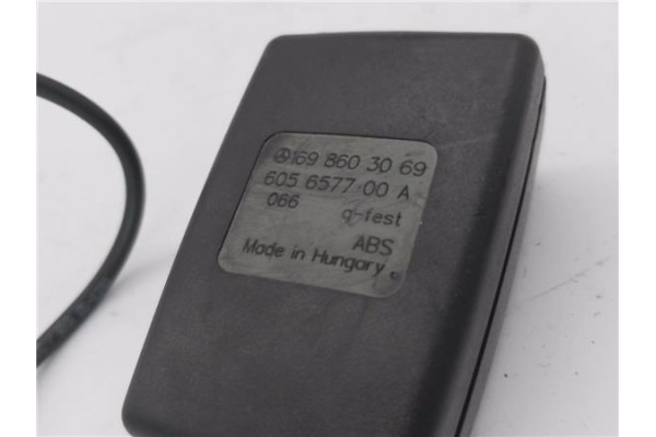 Recambio de anclaje cinturon trasero derecho para mercedes-benz clase a (bm 169) 2.0 a 180 cdi (169.007) referencia OEM IAM 1698