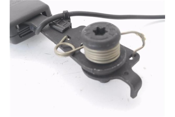 Recambio de anclaje cinturon trasero izquierdo para mercedes-benz clase a (bm 169) 2.0 a 180 cdi (169.007) referencia OEM IAM 16