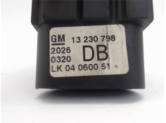 Recambio de mando de luces para opel vectra c berlina 1.9 cdti referencia OEM IAM 13230798  