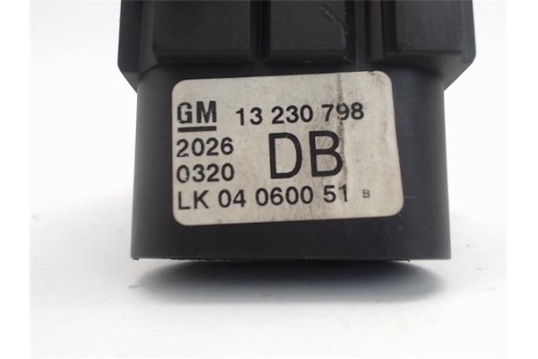 Recambio de mando de luces para opel vectra c berlina 1.9 cdti referencia OEM IAM 13230798  