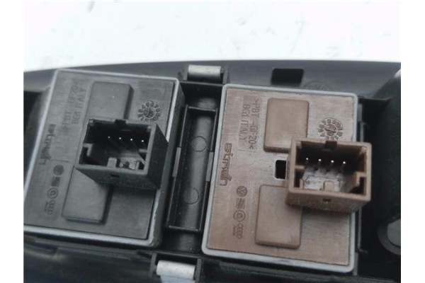 Recambio de mando elevalunas delantero izquierdo para volkswagen polo iv (9n1) 1.4 tdi referencia OEM IAM 6Q1867171F  