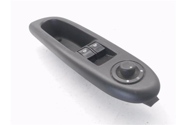 Recambio de mando elevalunas delantero izquierdo para renault clio ii fase ii (b/cb0) 1.5 authentique confort referencia OEM IAM