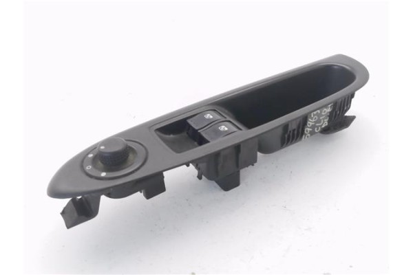 Recambio de mando elevalunas delantero izquierdo para renault clio ii fase ii (b/cb0) 1.5 authentique confort referencia OEM IAM