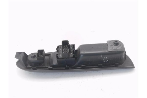 Recambio de mando elevalunas delantero izquierdo para renault clio ii fase ii (b/cb0) 1.5 authentique confort referencia OEM IAM