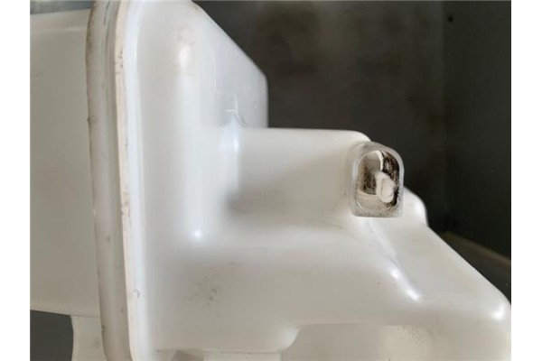 Recambio de deposito limpiaparabrisas para mercedes-benz clase b (bm 245) 1.7 170 (245.232) referencia OEM IAM 1698690220  