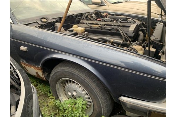 Recambio de aleta delantero derecha para jaguar xj6/12 3.6 xj6 referencia OEM IAM CAP5122  