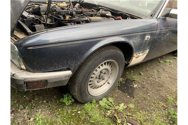 Recambio de aleta delantero izquierda para jaguar xj6/12 3.6 xj6 referencia OEM IAM CAP5123  