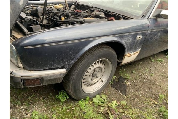 Recambio de aleta delantero izquierda para jaguar xj6/12 3.6 xj6 referencia OEM IAM CAP5123  