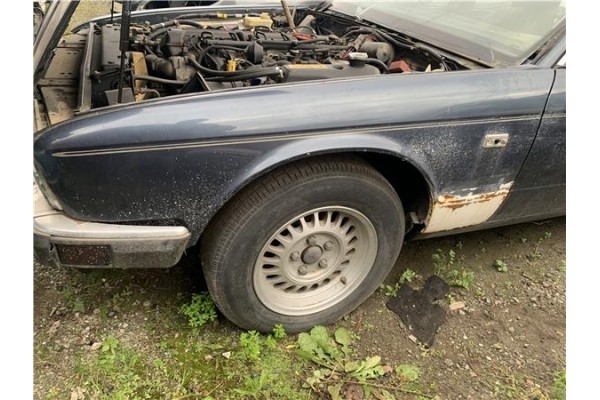 Recambio de aleta delantero izquierda para jaguar xj6/12 3.6 xj6 referencia OEM IAM CAP5123  