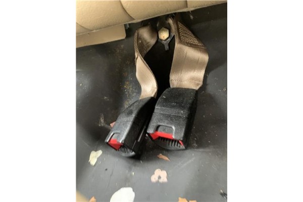 Recambio de anclaje cinturon trasero izquierdo para jaguar xj6/12 3.6 xj6 referencia OEM IAM BEC102498  