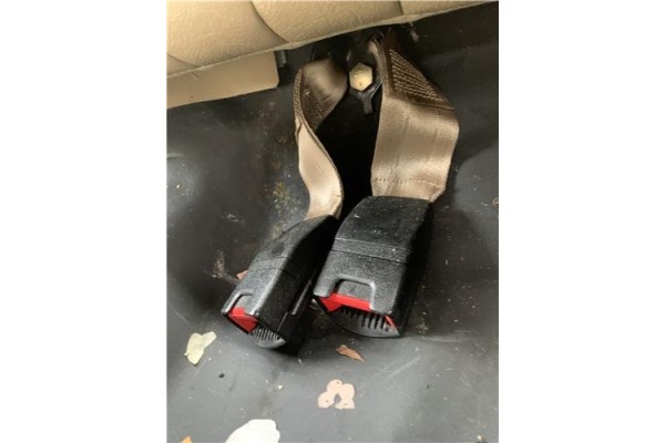 Recambio de anclaje cinturon trasero izquierdo para jaguar xj6/12 3.6 xj6 referencia OEM IAM BEC102498  