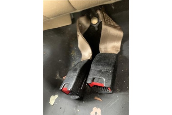 Recambio de anclaje cinturon trasero izquierdo para jaguar xj6/12 3.6 xj6 referencia OEM IAM BEC102498  