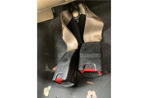 Recambio de anclaje cinturon trasero izquierdo para jaguar xj6/12 3.6 xj6 referencia OEM IAM BEC102498  