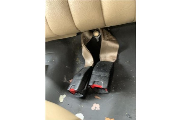 Recambio de anclaje cinturon trasero izquierdo para jaguar xj6/12 3.6 xj6 referencia OEM IAM BEC102498  