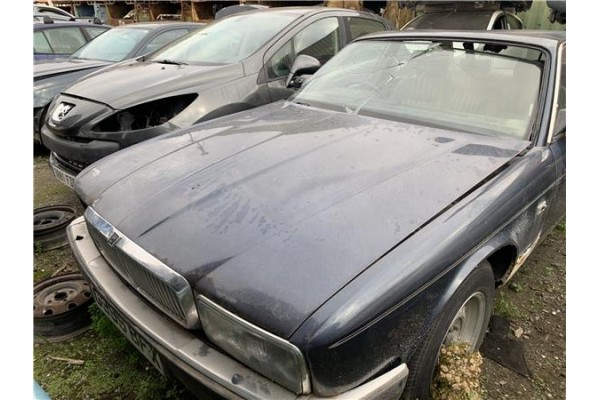 Recambio de capo para jaguar xj6/12 3.6 xj6 referencia OEM IAM JLM1766  