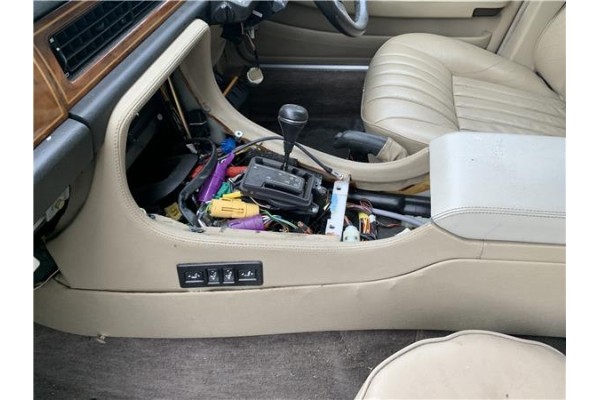 Recambio de consola para jaguar xj6/12 3.6 xj6 referencia OEM IAM BCC74844 BCC55953 