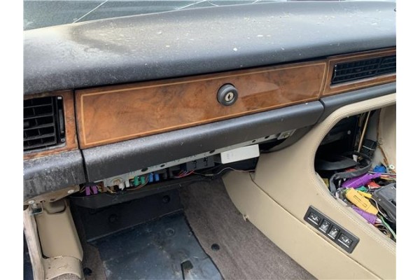 Recambio de guantera salpicadero para jaguar xj6/12 3.6 xj6 referencia OEM IAM BEC15538LEG  