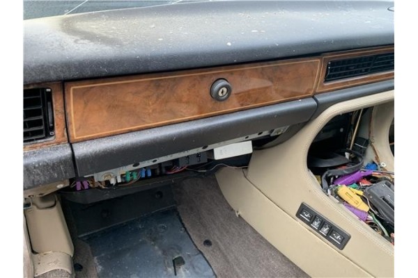 Recambio de guantera salpicadero para jaguar xj6/12 3.6 xj6 referencia OEM IAM BEC15538LEG  