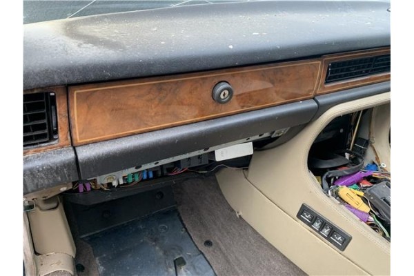 Recambio de guantera salpicadero para jaguar xj6/12 3.6 xj6 referencia OEM IAM BEC15538LEG  