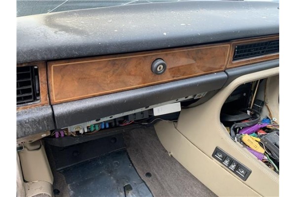 Recambio de guantera salpicadero para jaguar xj6/12 3.6 xj6 referencia OEM IAM BEC15538LEG  