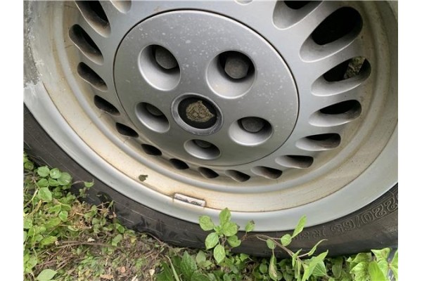 Recambio de mangueta delantero derecha para jaguar xj6/12 3.6 xj6 referencia OEM IAM CBC1710  